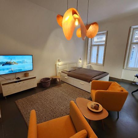 Stylish Holiday Art Apartment - Wifi & Great Location Будапеща Екстериор снимка